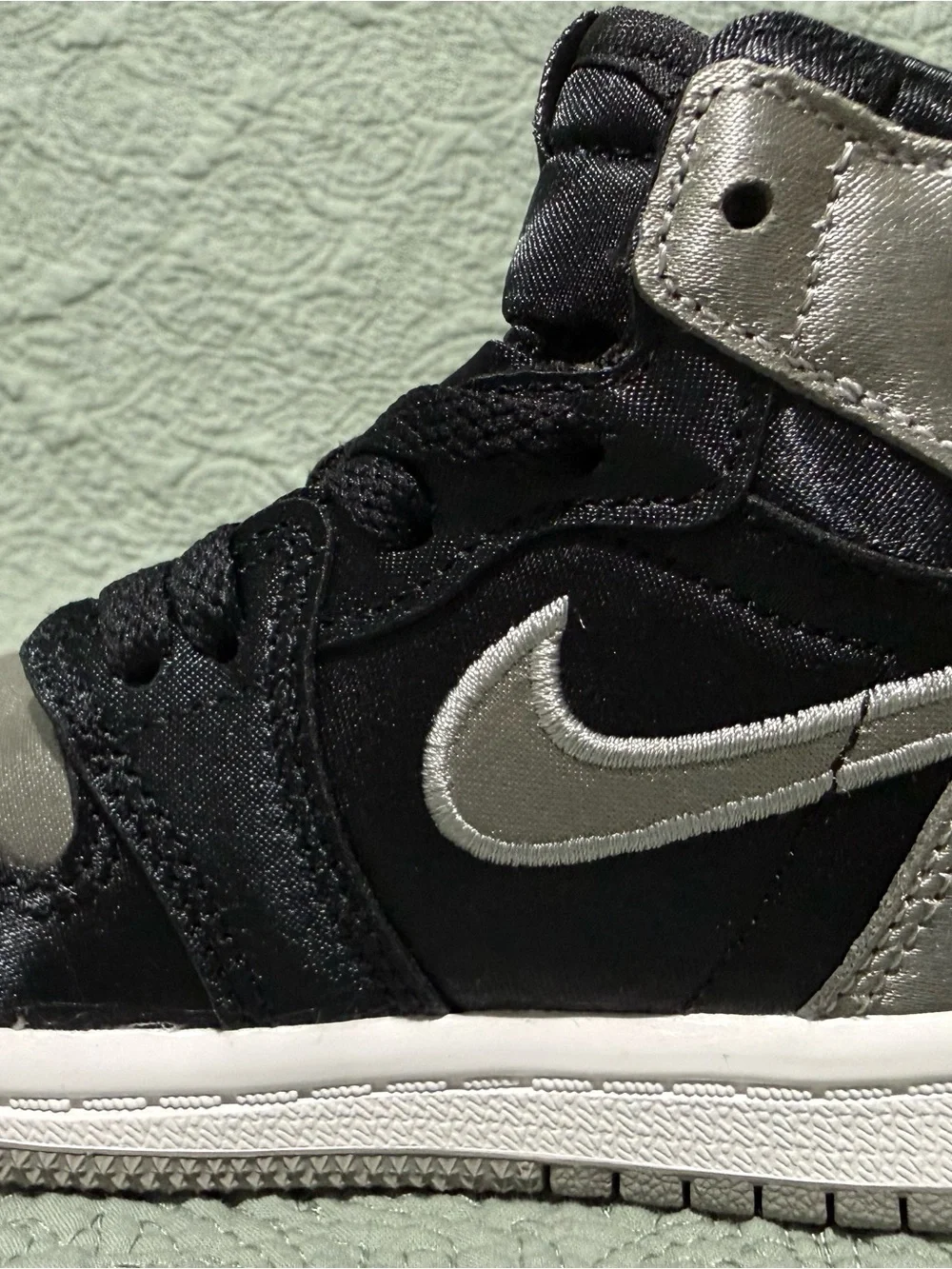 Nike Jordan 1 Retro High OG Size 7C